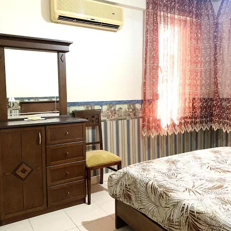 For Rent 2 + 1, 120 Sq.m., 1 High Floor, 70 Meters From The Cleopatra. * Alanya