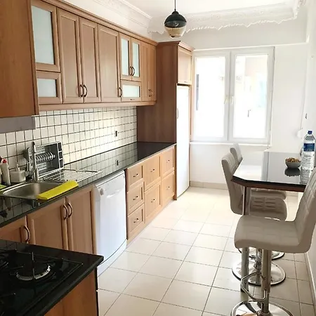 For Rent 2 + 1, 120 Sq.m., 1 High Floor, 70 Meters From The Cleopatra.